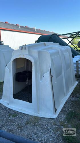 AGRI PLASTIC POLY CALF HUTCH