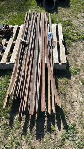 APPROX. 15 T-POSTS, MEASURE APPROX. 7FT