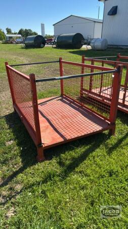 METAL STACKABLE CRATE