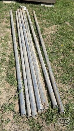 10 PIECES OF 1 1/2IN ALUMINUM PIPE