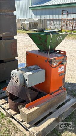 VALMETAL 10HP HAMMER MILL WITH SCREENS