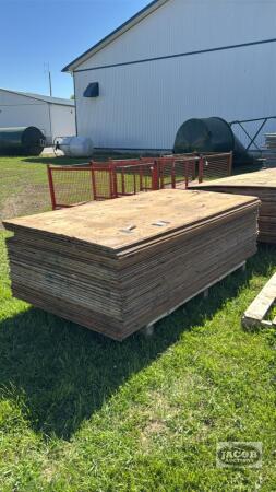APPROX. 40 SHEETS OF USED T AND G SHEETING