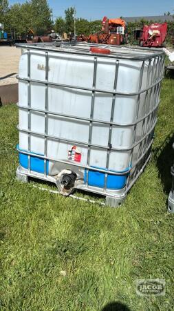 1000 LITRE FOOD GRADE WATER TANKS