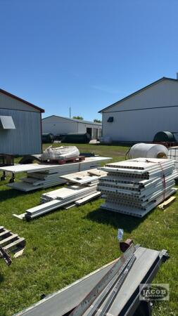 WHITE VINYL PLASTIC HOG PANELING WITH BOARDS