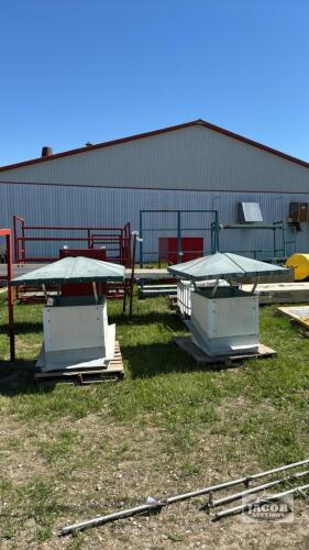 (2) 24IN X 24IN BARN CHINMEYS