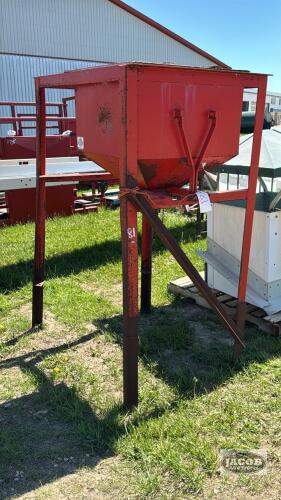 STEEL HOPPER ON LEGS