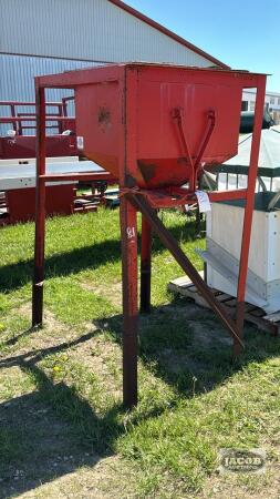STEEL HOPPER ON LEGS