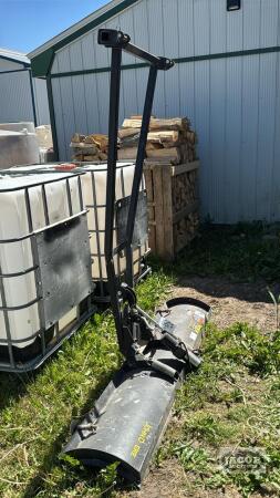 72IN STRAIGHT BLADE OFF A JOHN DEERE GATOR