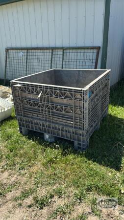 COLLAPSIBLE PLASTIC CRATE