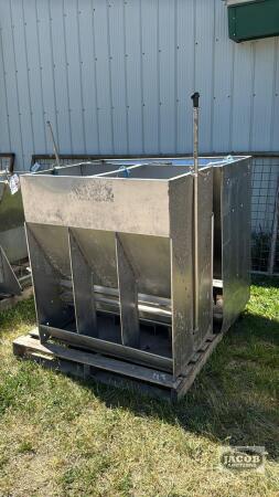 (2) UNMATCHED STAINLESS STEEL WET DRY FEEDERS