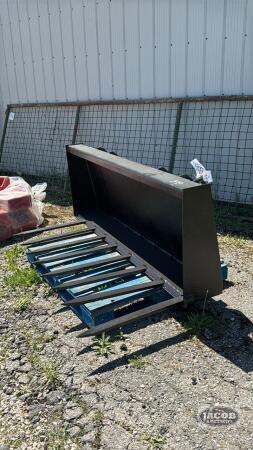 6FT MANURE BUCKET