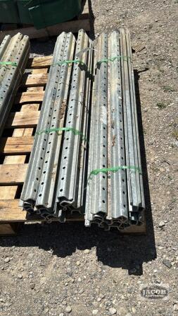 APPROX. (30) 4FT STEEL POSTS