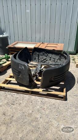 (4) JOHN DEERE FENDERS