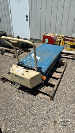 BISHAMON SHOP LIFT CART- NOT WORKING