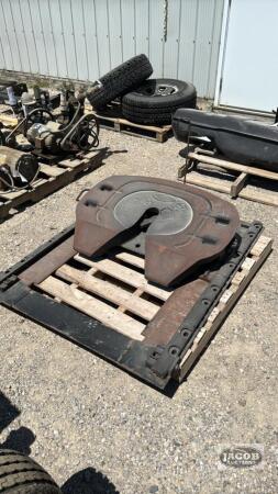 HOLLAND SLIDING FIFTH WHEEL PLATE