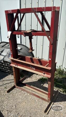 HYDRAULIC PRESS FRAME ONLY