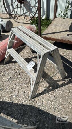 2 STEP ALUMINUM FOLDING LADDER