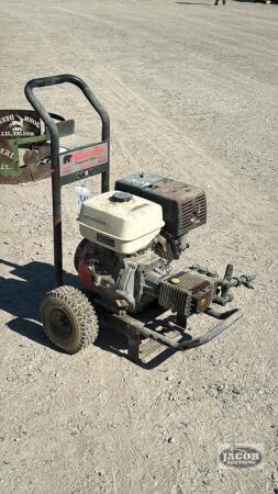 PRESSURE WASHER WITH HONDA 11HP MOTOR