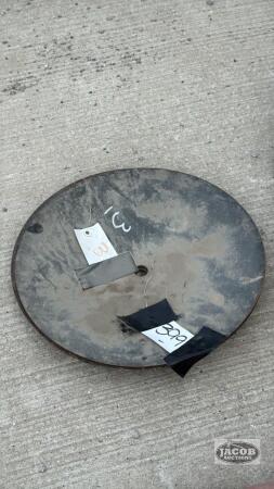 APPROX. (4) 18IN DISC BLADES