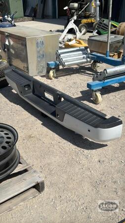 REAR BUMPER OFF 2024 F150 WITH NO SENSORS