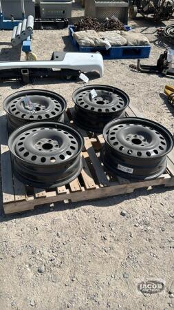 (4) 17IN CHEVY WINTER RIMS