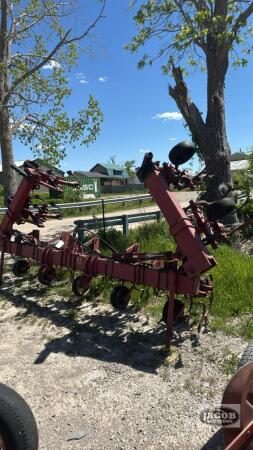 8 ROW 3PTH HYDRAULIC FOLD SCUFFLER