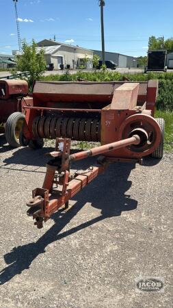 ALLIS CHALMERS 303 SQUARE BALER