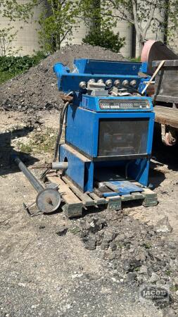 FARMATIC EMP METER MILL WITH AUGER