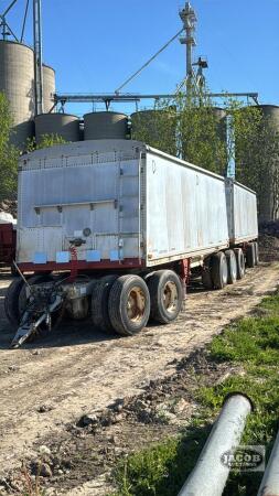 SET OF LODE KING B-TRAINS WITH TARPS