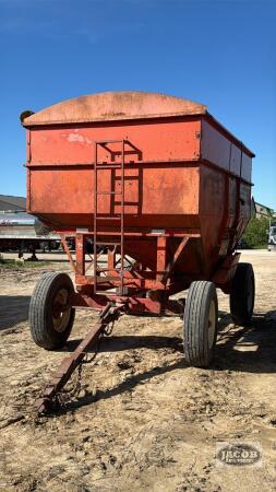 400BU GRAVITY WAGON