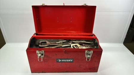 Husky 18in Tool Box with Tray & 8 Sets of Locking Pliers