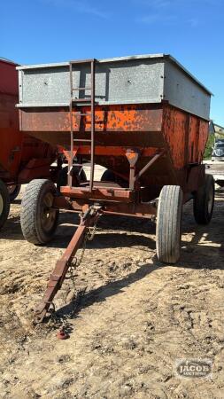 APPROX 200BU GRAVITY WAGON