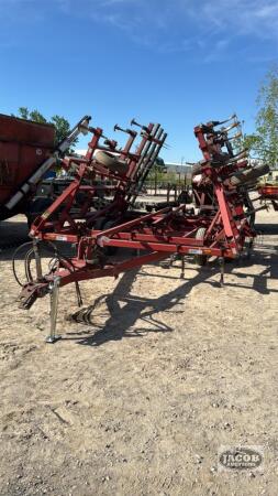 CASE IH 4800 CULTIVATOR WITH 3-BAR TINE HARROWS