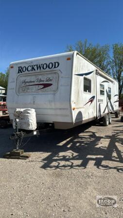 2008 ROCKWOOD 8313SS 31FT TANDEM CAMPER