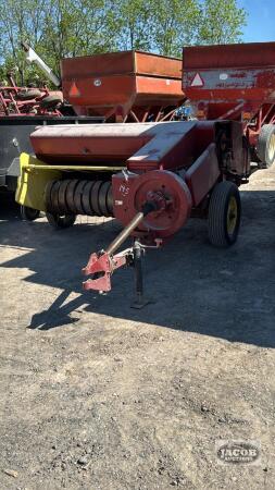 NEW HOLLAND 270 SQUARE BALER