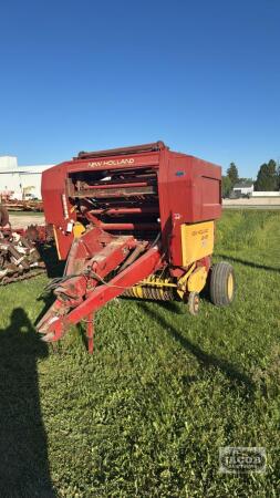 NEW HOLLAND 848 ROUND BALER
