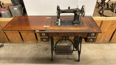 Raymond Treadle Sewing Machine in Oak Stand