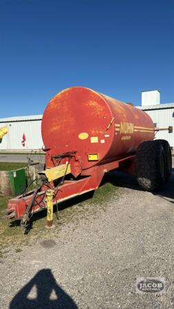 NUHN MAGNUM 5000 GALLON LIQUID MANURE TANK