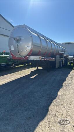 1977 WEST TANK 7800 US GALLON TRIAXLE TANKER