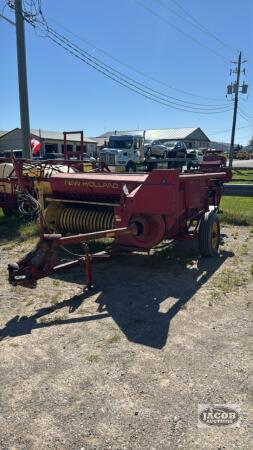 NEW HOLLAND 277 SQUARE BALER WITH THROWER
