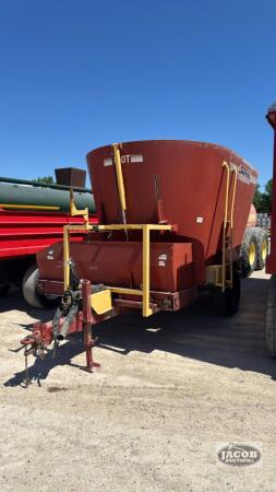 SUPREME 700T SINGLE AXLE TMR MIXER WAGON