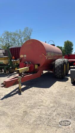 NUHN MAGNUM 4000 GALLON LIQUID MANURE TANK