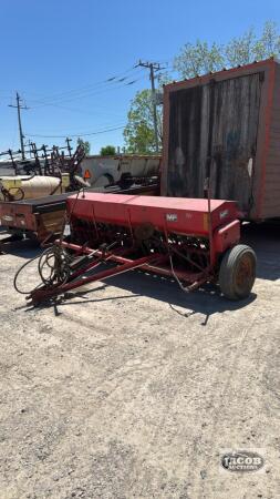 MASSEY FERGUSON 33 17 RUN SEED DRILL