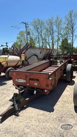 NEW IDEA 214 SINGLE AXLE MANURE SPREADER