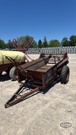 MCCORMICK 101 SINGLE AXLE MANURE SPREADER