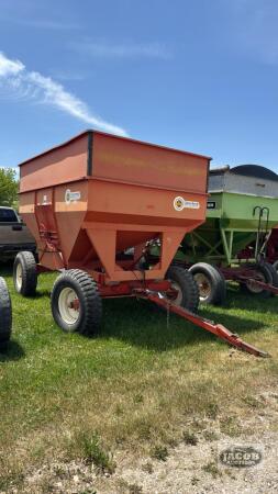 UNVERFERTH 350BU GRAVITY WAGON