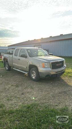 GMC 2500 GAS 4WD PICKUP