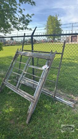 3 LIFTS OF SCAFFOLD AND BRACES