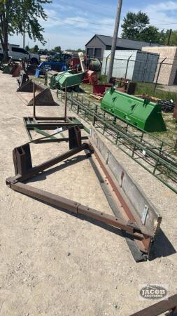 HOMEBUILT ADJUSTABLE SKIDSTEER FEED PUSHER