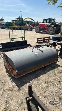 TMG 72IN HYDRAULIC SWEEPER